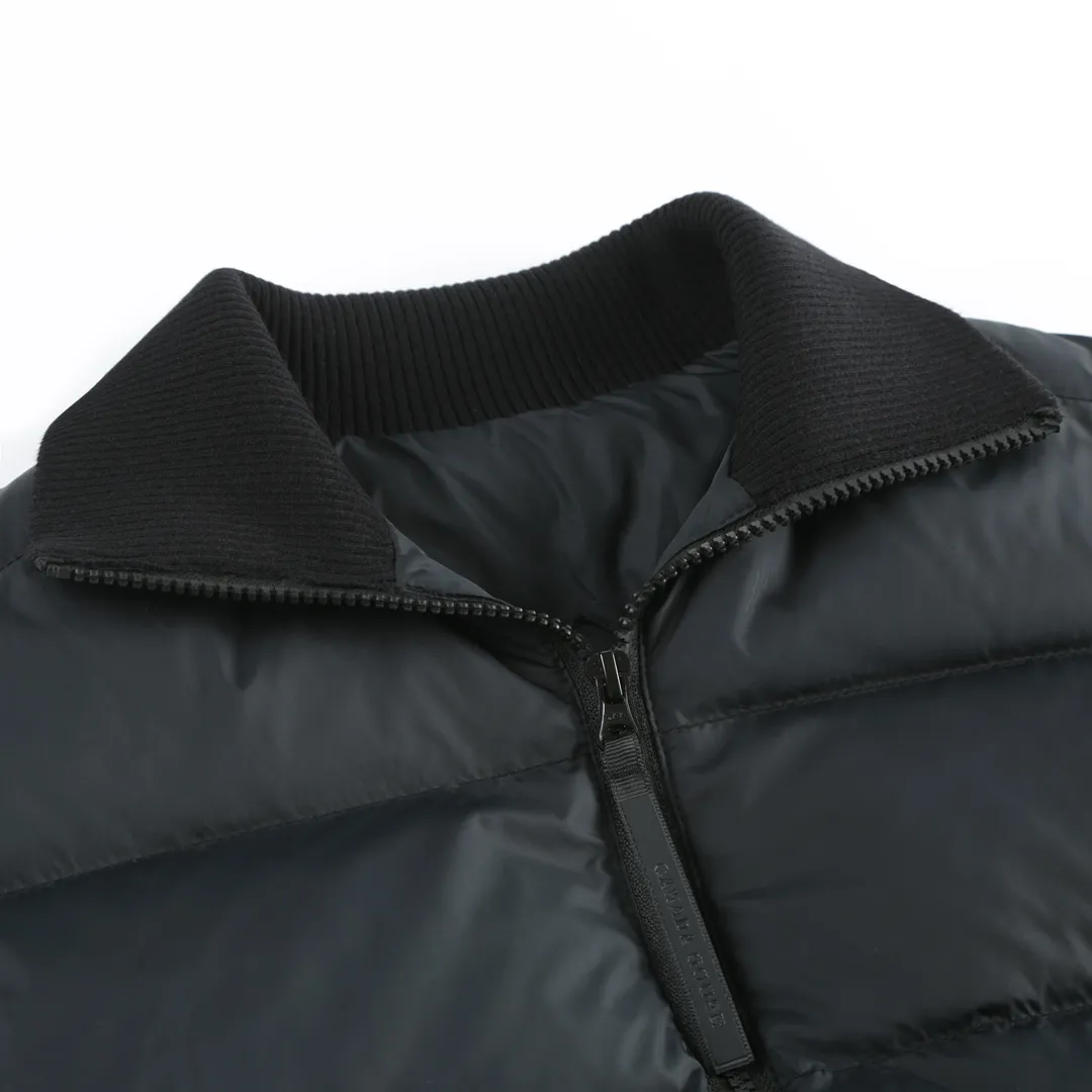 P840 Canada Goose Women's Wide Spun Seam Knitted Jacket | Light and elegant, comfortable and effortless] When the delicate softness of merino wool meets the stiffness and flexibility of nylon pongee, this jacket has a unique sense of breathing. The fabric is interwoven with worsted craftsmanship, making it light but structural. Every moment you wear it next to your skin, it feels like a cloud covering your skin, giving you both warmth and elegance.  The details show even more ingenuity. The collar, cuffs and waist are all made of double-layer rib knitting technology, which is elastic and fits the body shape, and naturally stretches with movement, outlining a neat silhouette while also protecting warmth. The ribbed design at the waist is more lazy and delicate, quietly improving the visual proportion.  The custom-made classic logo on the sleeve arm is a footnote of identity written in low-key strokes - unobtrusive, but with its own style.  Whether commuting in the city or roaming on the weekend, this jacket can cope with changing scenes and weather with one piece, making it an indispensable and versatile choice in your wardrobe.   Accessories: One-to-one customized three-label, One-to-one customized ribs, One-to-one customized zippers SIZE: S M L